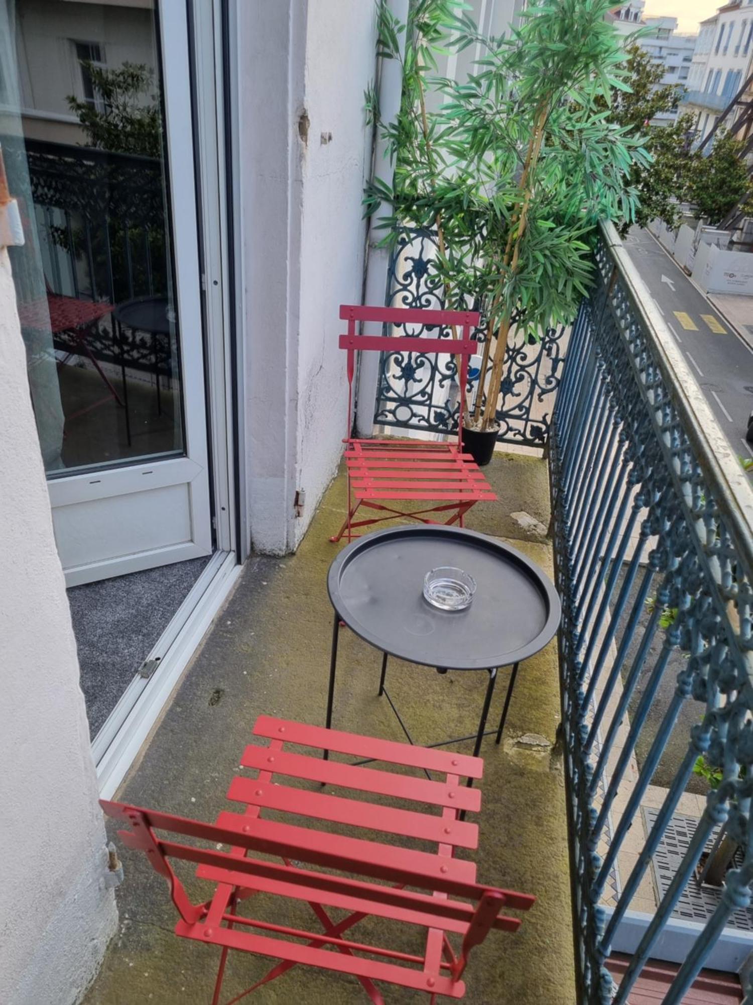 Hotel & Restaurant Le Patio Vichy Exterior foto