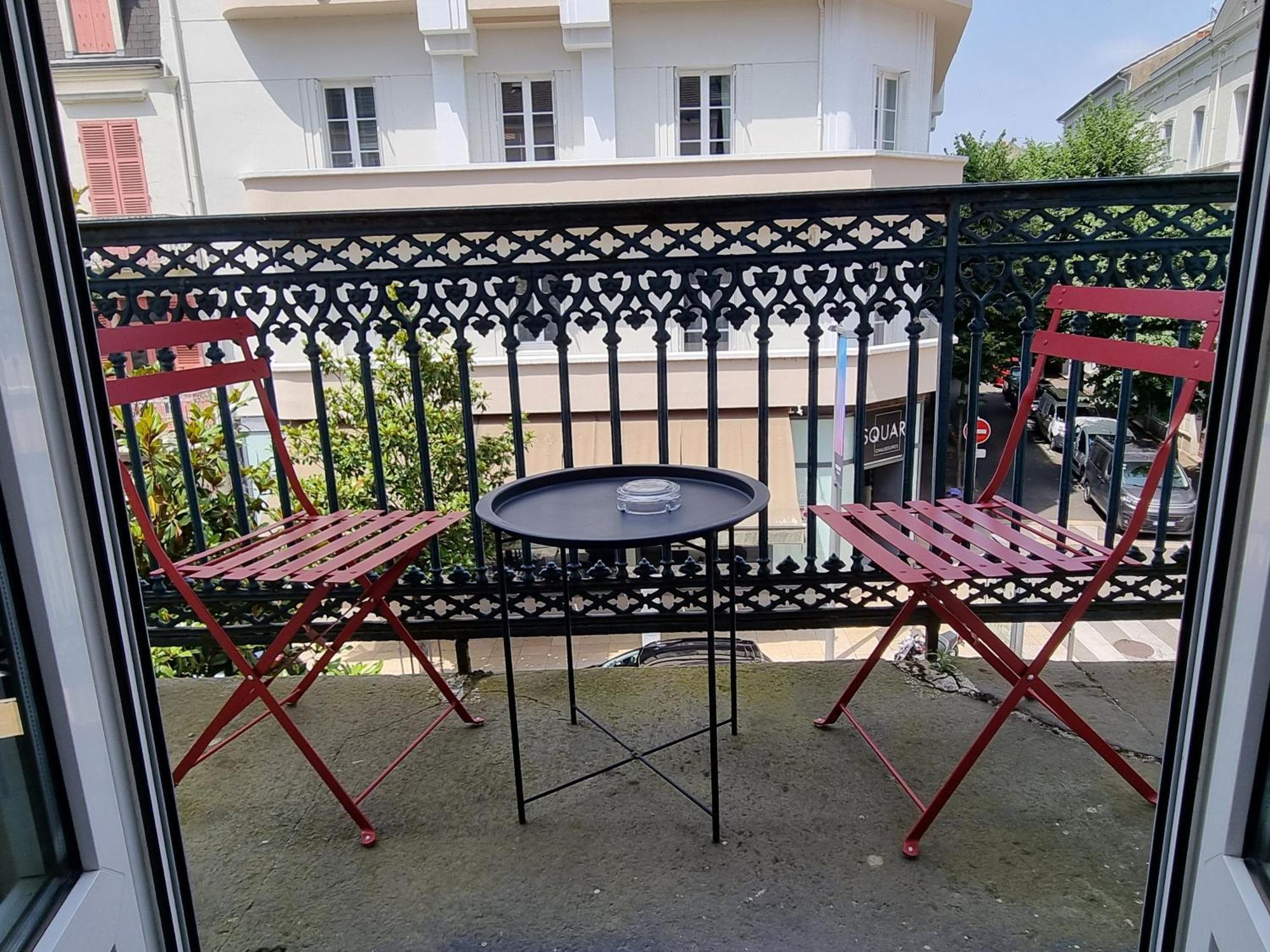 Hotel & Restaurant Le Patio Vichy Exterior foto